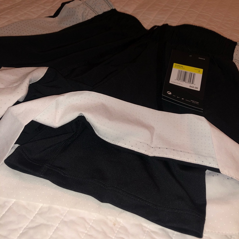 Shorts - Picture 3 of 3